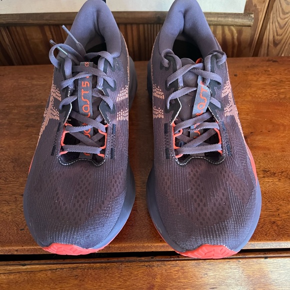 Women’s Asics NovaBlast 5 Size 8.5B Grayish Purple/Coral Reef - Picture 4 of 6